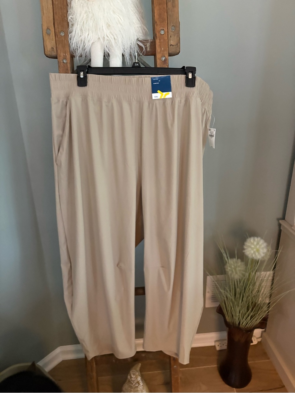 NWT Old Navy size Elastic-Waist Travel Pants - Beige